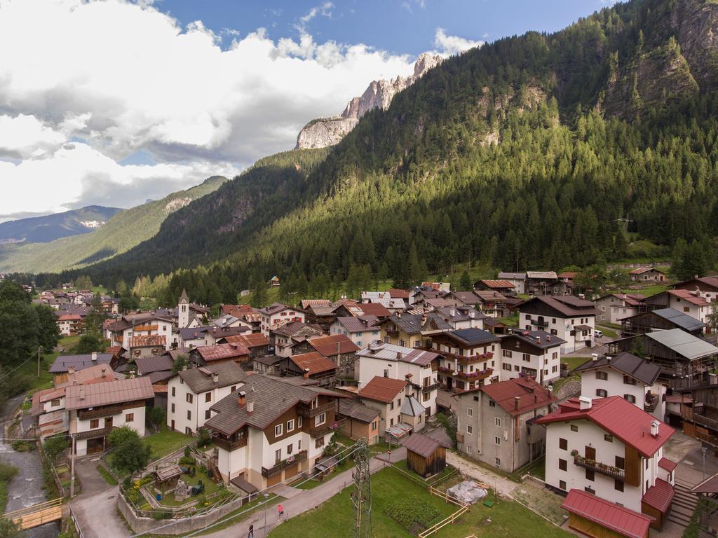 Hotel Garni Ai Serrai Rocca Pietore Exteriör bild